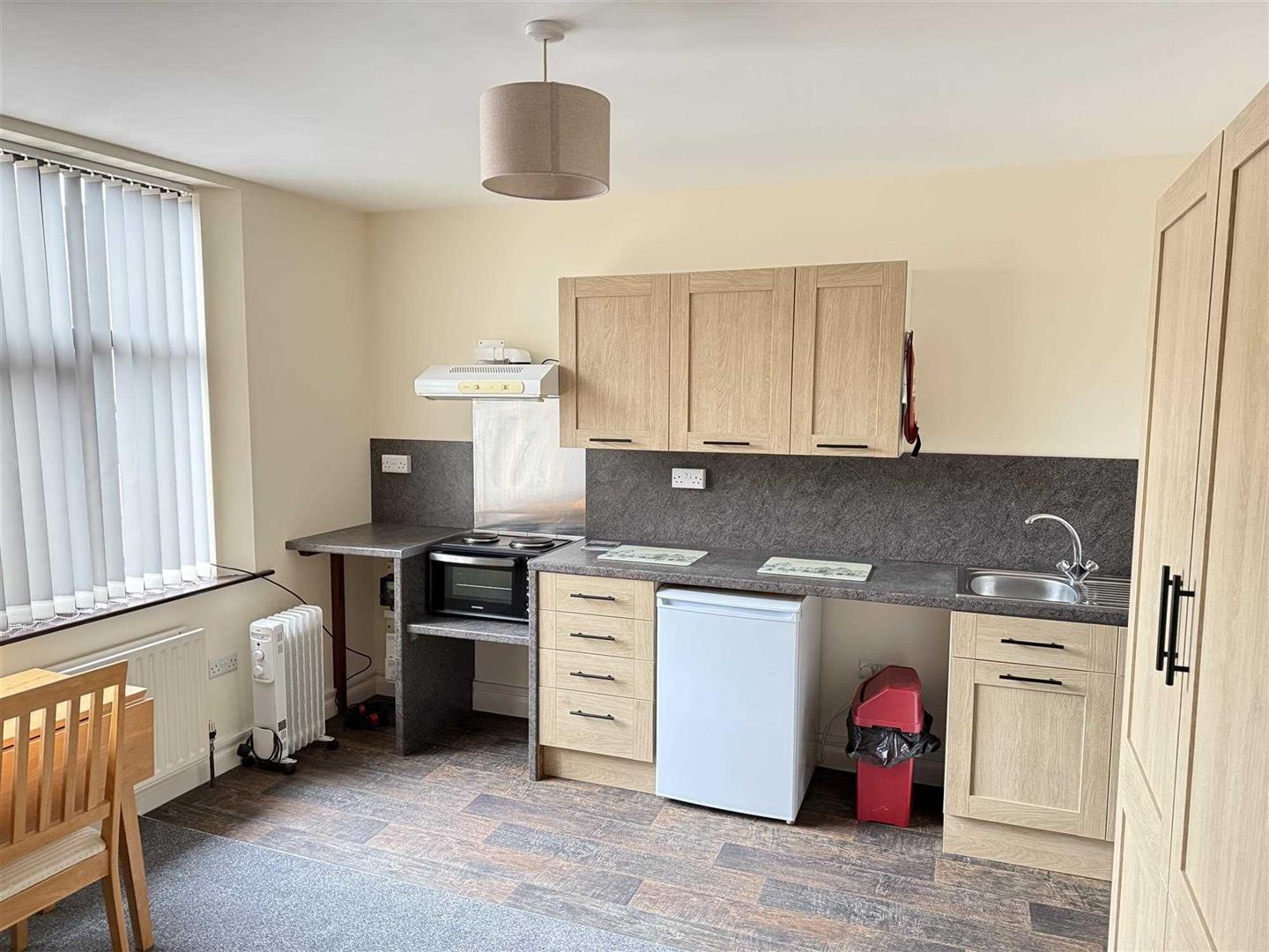 1 bed property in Sheffield Road, Chesterfield
